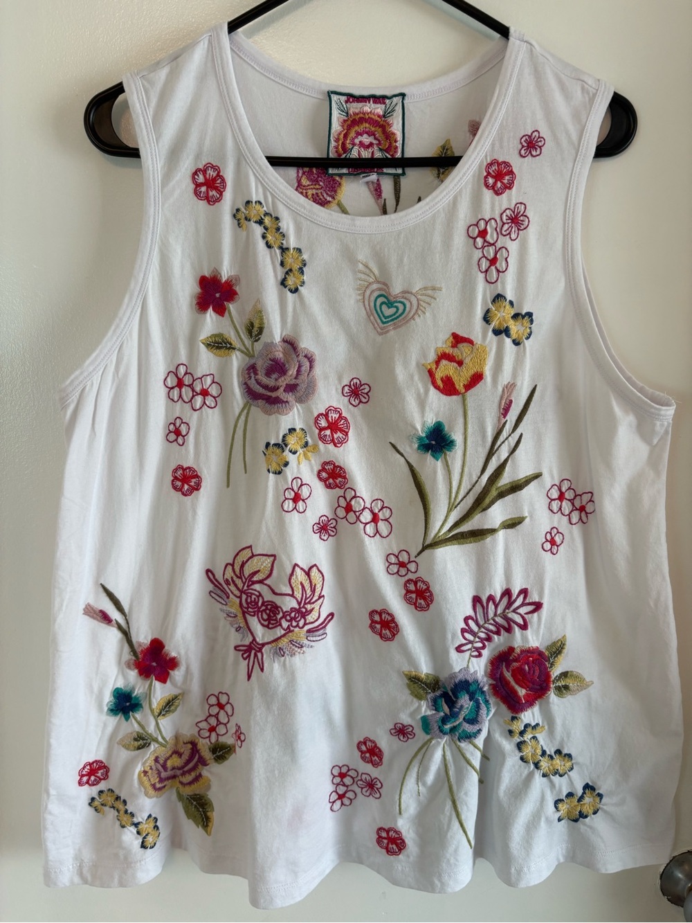JOHNNY WAS Embroidered Sleeveless Swing Tank Top! White Cotton Knit! Size Large